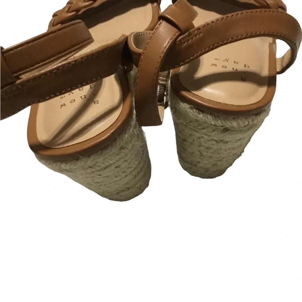 A New Day Memory Foam Size 10 Tan Joyce Shoes NWOB